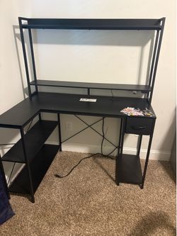 Gaming desk