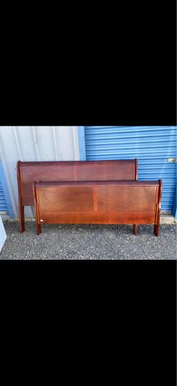 Queen size headboard and rails