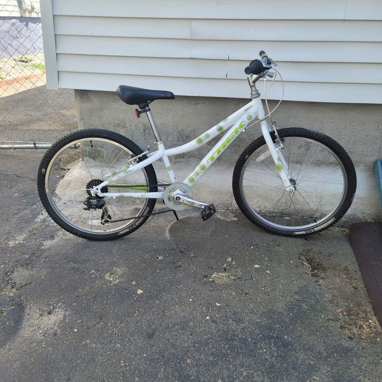 Trek MT 200 Kids Bicycle
