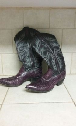Cowboy Boots purple snakeskin and embroided