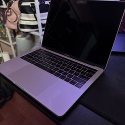 2017 MacBook Pro 13-inch With Touch Bar