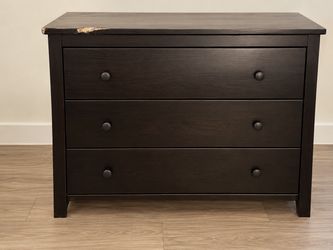 Dark Wood 3-Drawer Dresser – 35” Wide