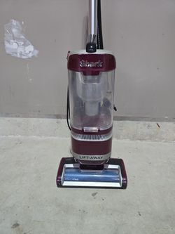 Shark Navigator Lift-Away ADV Vacuum with PowerFins - Moving Sale!