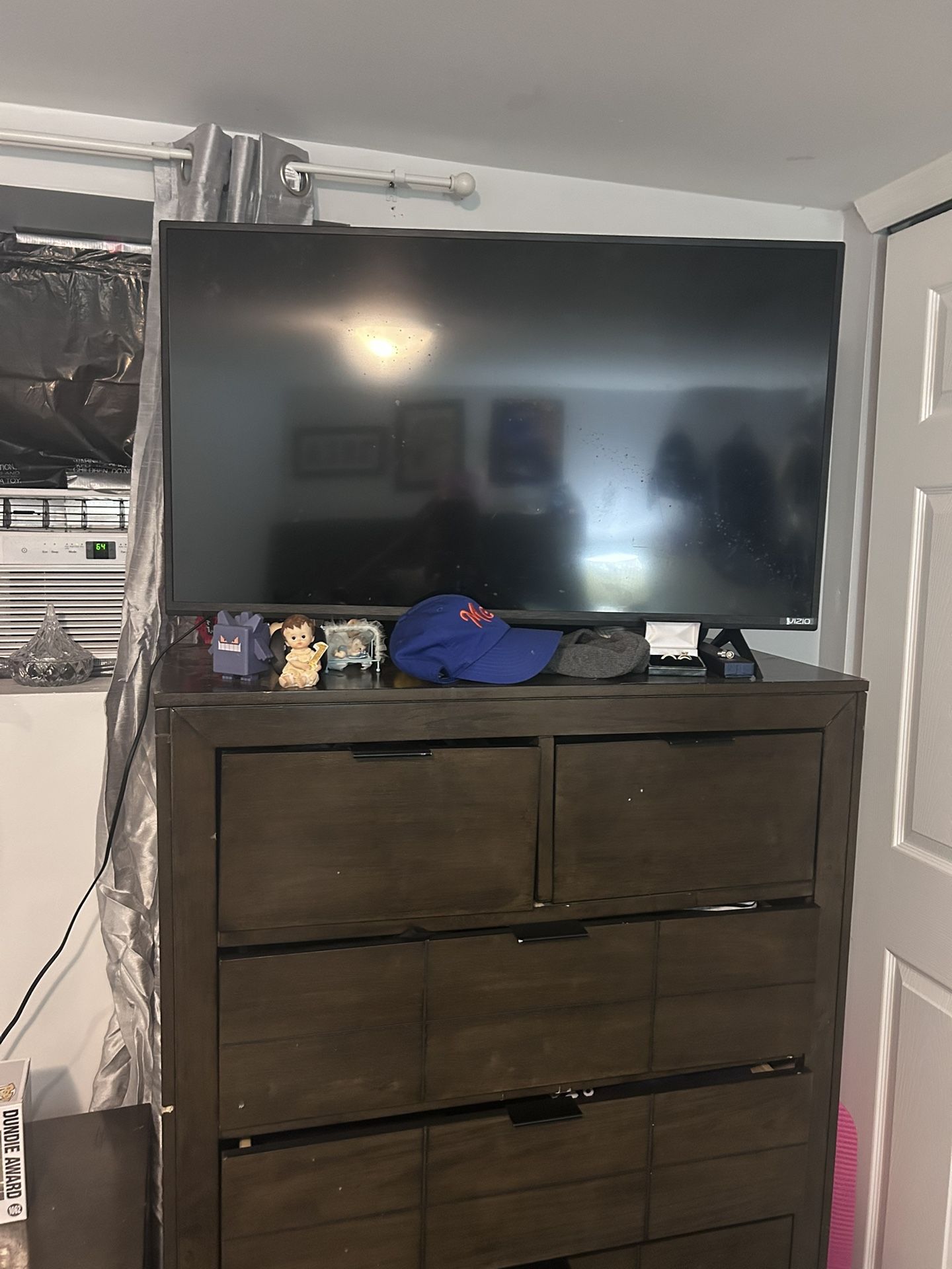 37 inch Vizio Plasma