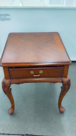 Vintage Thomasville End table