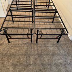 Foldable Bed Frame, Queen
