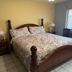 Ethan Allen King Bedroom Set — Excellent Condition