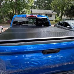 OEDRO Soft Tri-fold Truck Bed Tonneau Cover Compatible with 2015-2022 Chevy Colorado/GMC Canyon with 6.2ft Bed