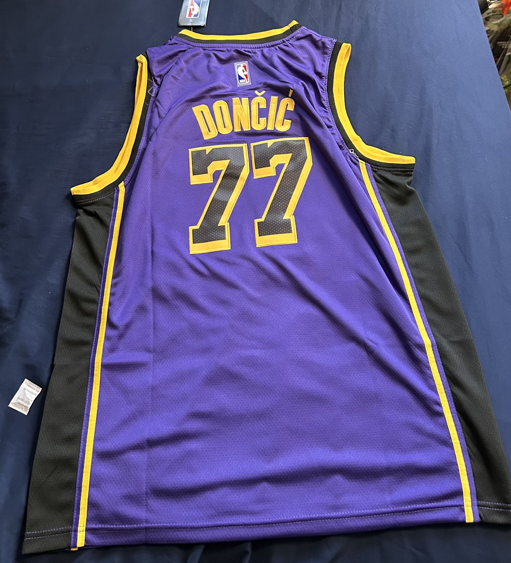 Los Angeles Lakers Size M ,L, 