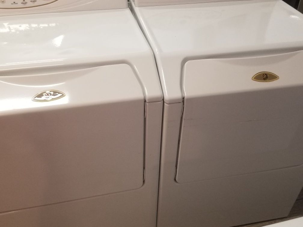 Maytag Nectune Front loader Washer And Gas Dryer Set