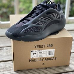 USED 9/10 CONDITION ADIDAS YEEZY 700 V3 “DARK GLOW” FOR SALE!!! MEN SIZE 12 $280