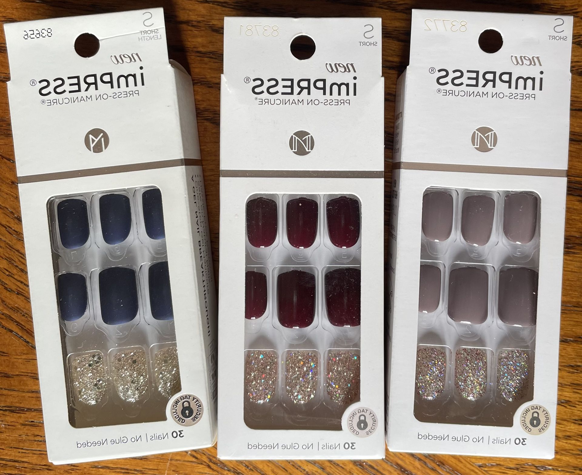 Press on nails and real nail polish strips
