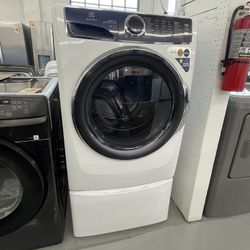 Electrolux 27 in. W 4.5 cu. ft. Front Load Washer with SmartBoost, LuxCare Plus Wash System, Perfect Steam, ENERGY STAR in White