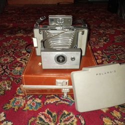 **Vintage POLAROID 103 Automatic Land Camera**
