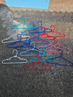 16 kids hangers