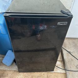 Black Mini Refrigerator 