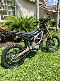 *** FINAL Price Reduction*** 2025 Surron Ultra Bee off-road electric e-bike/motorcycle
