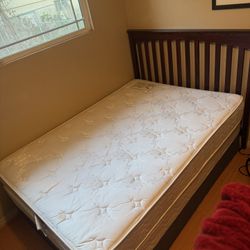 Full Size Bed 