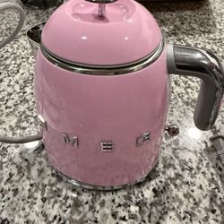 Smeg Pink Kettle