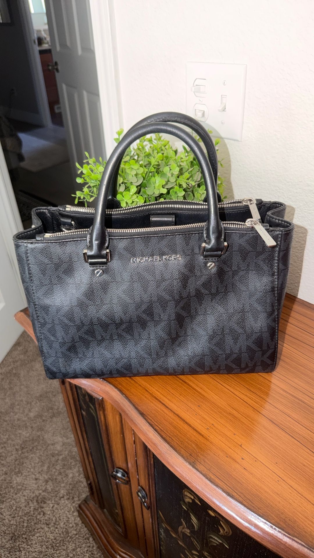Michael Kors Tote