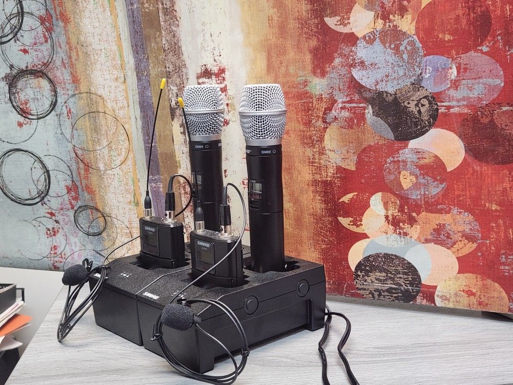 Shure Wireless Microphones Set W/ Docking stations