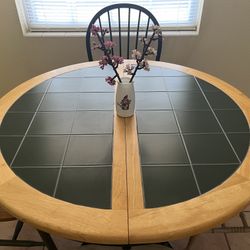 Expandable Dinning Table And Chairs