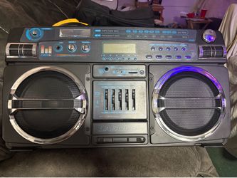 Lasonic i-931BT vintage boombox, a retro-style