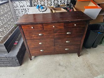 Dresser