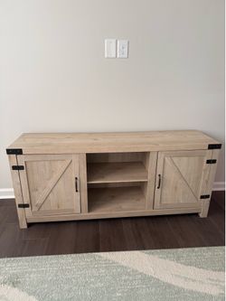 TV Stand / Console for TVs up to 65"
