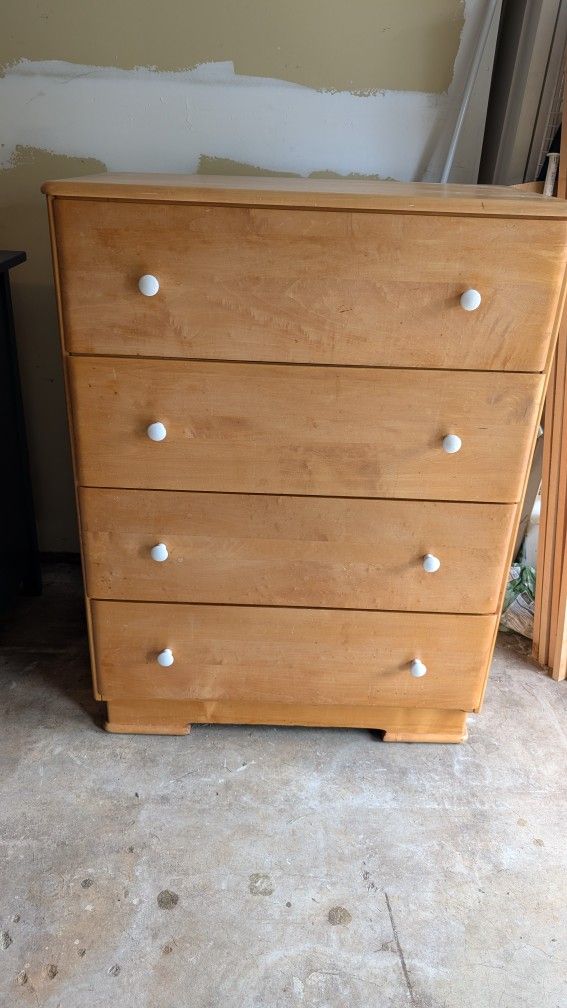Dresser