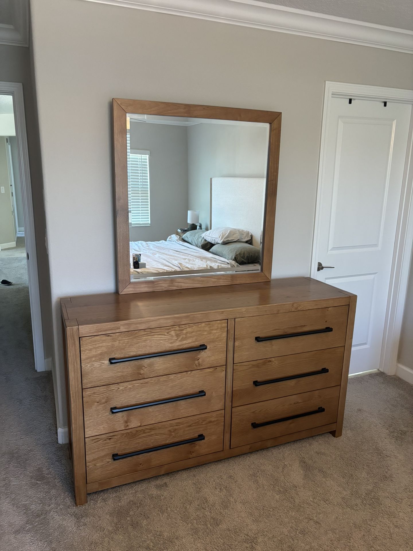 6 Drawer Dresser With Mounted Mirror