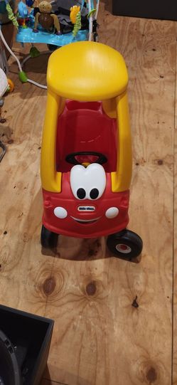 Little Tikes Cozy Coupe Ride-On Car