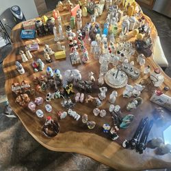 Vintage Salt N Pepper Shakers 