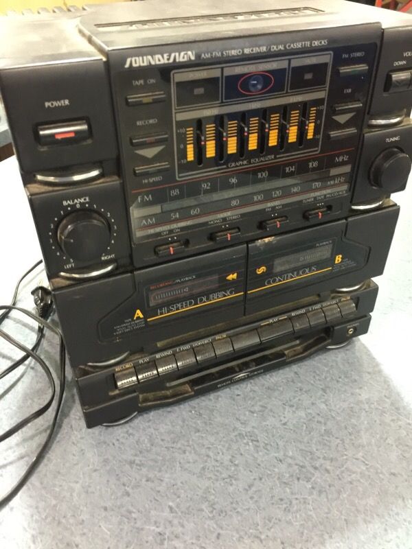 Vintage soundesign tape deck radio