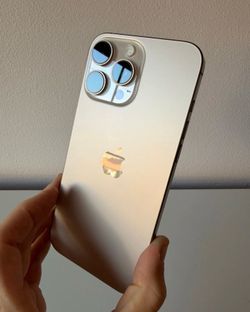 Unlocked IPhone 16 pro max 256GB Capacity..