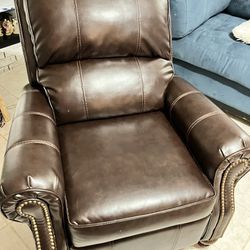 Cozy Reclining Lounge Chair
