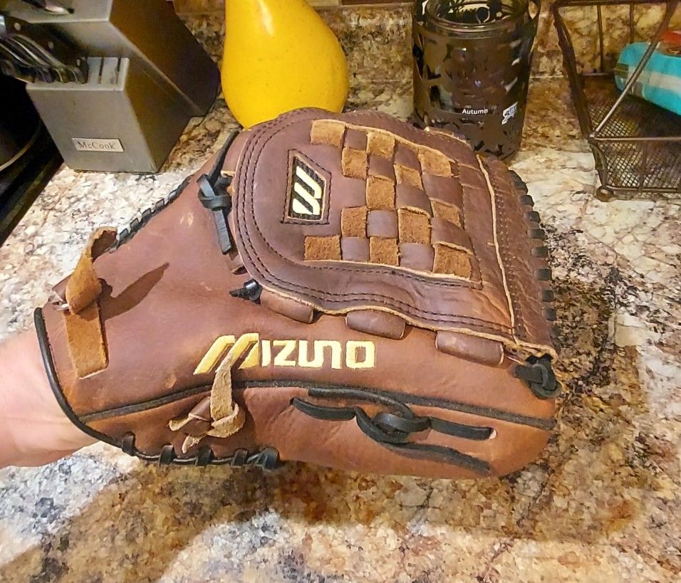 Mizuno Softball Glove-11.5