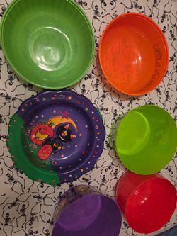 Halloween Plastic Bowls and Serving Plate Set