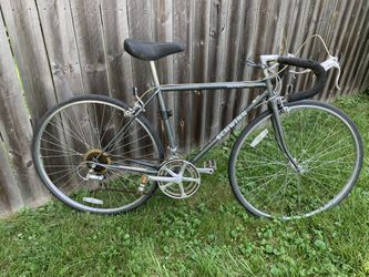 Vintage Men’s Schwinn World 12 Speed Bicycle
