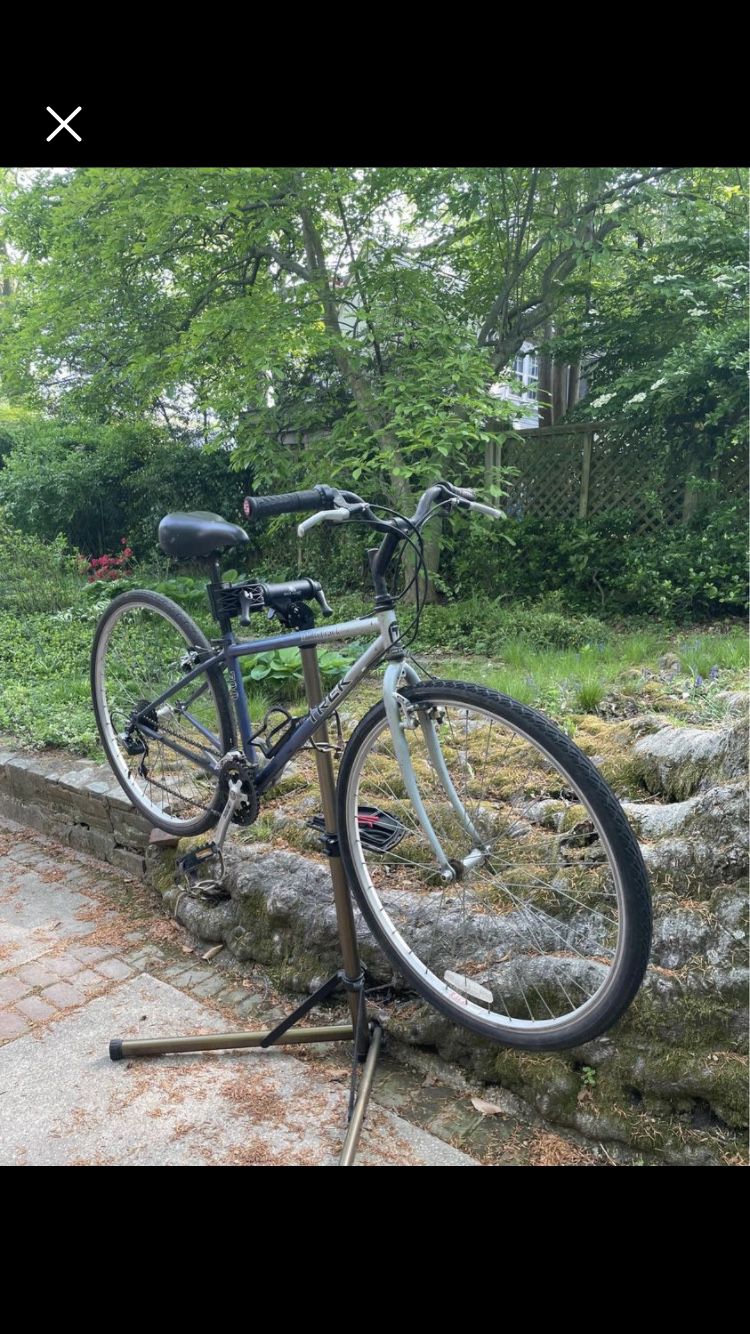Trek Hybrid Bicycle Extra Small