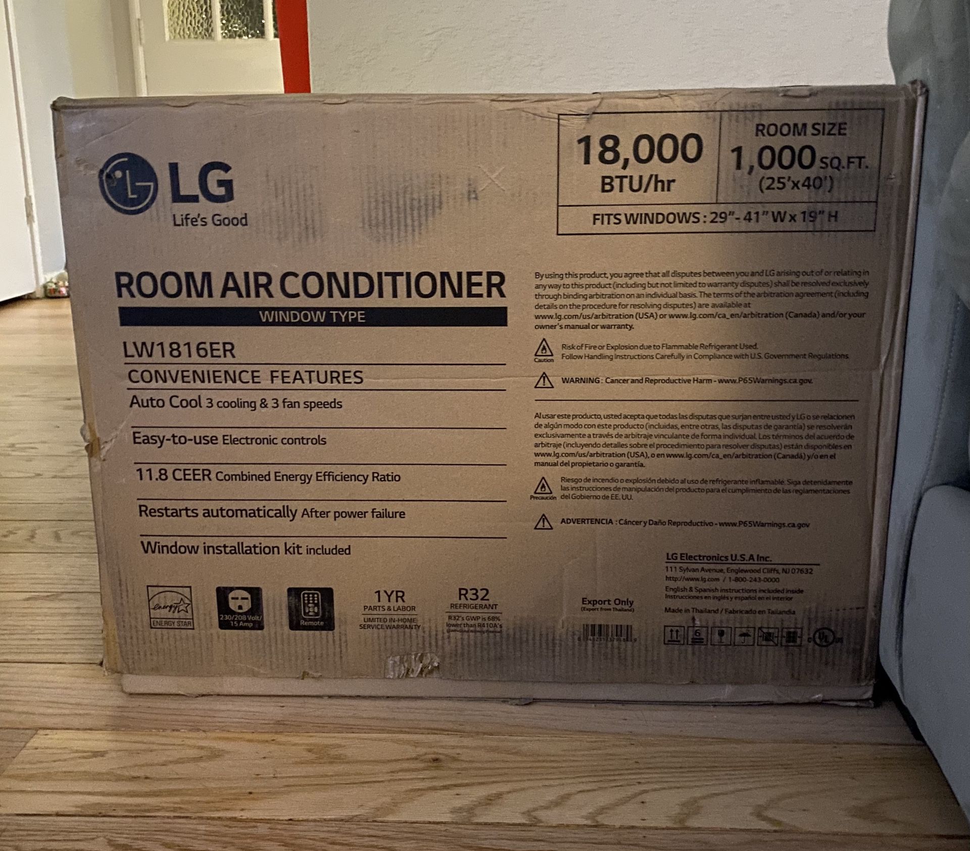 LG 1000sq Foot Airconditioner (220 Volt) New In Box Never Used 