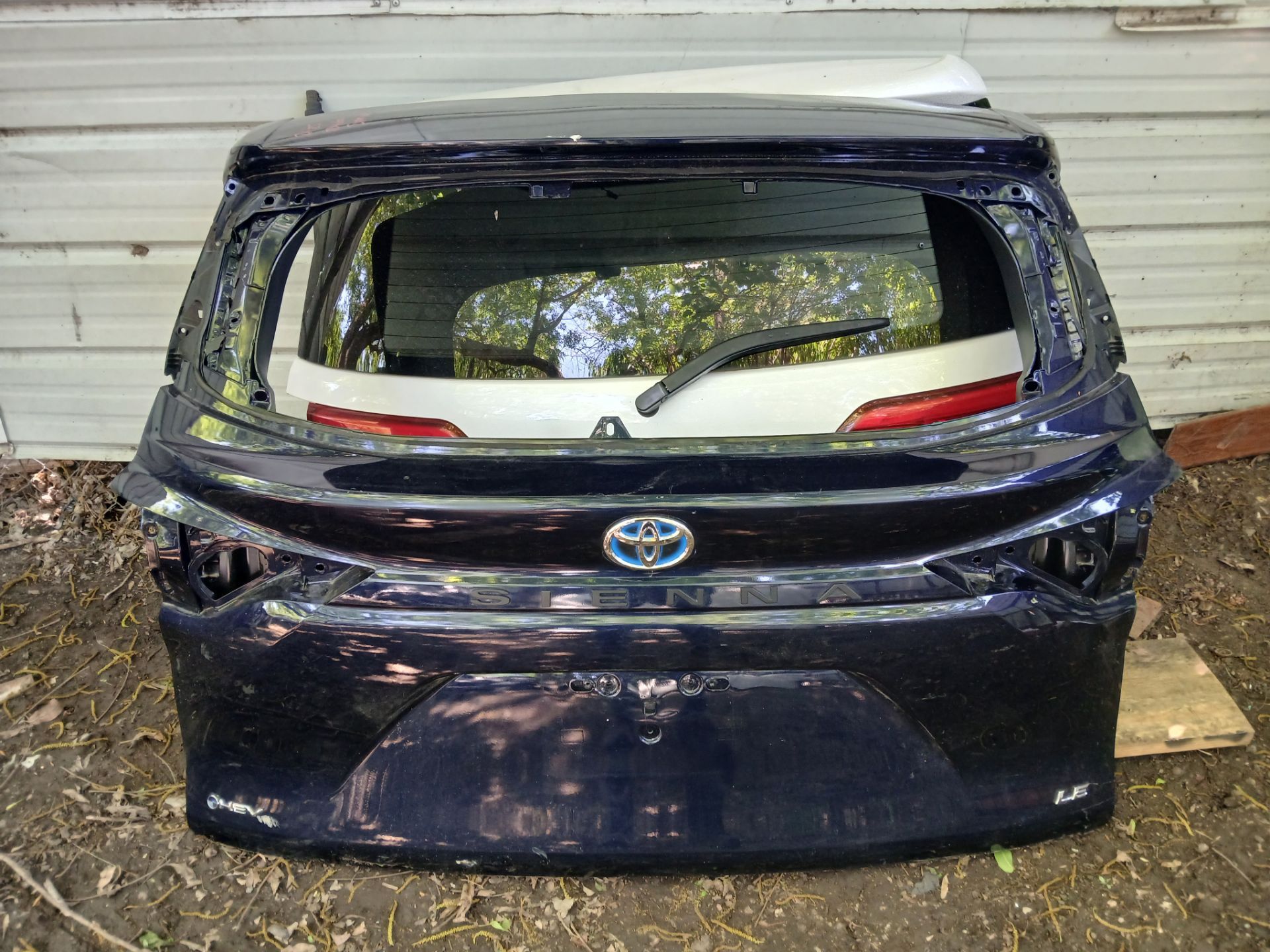 2020-2026 Toyota Sienna Tailgate