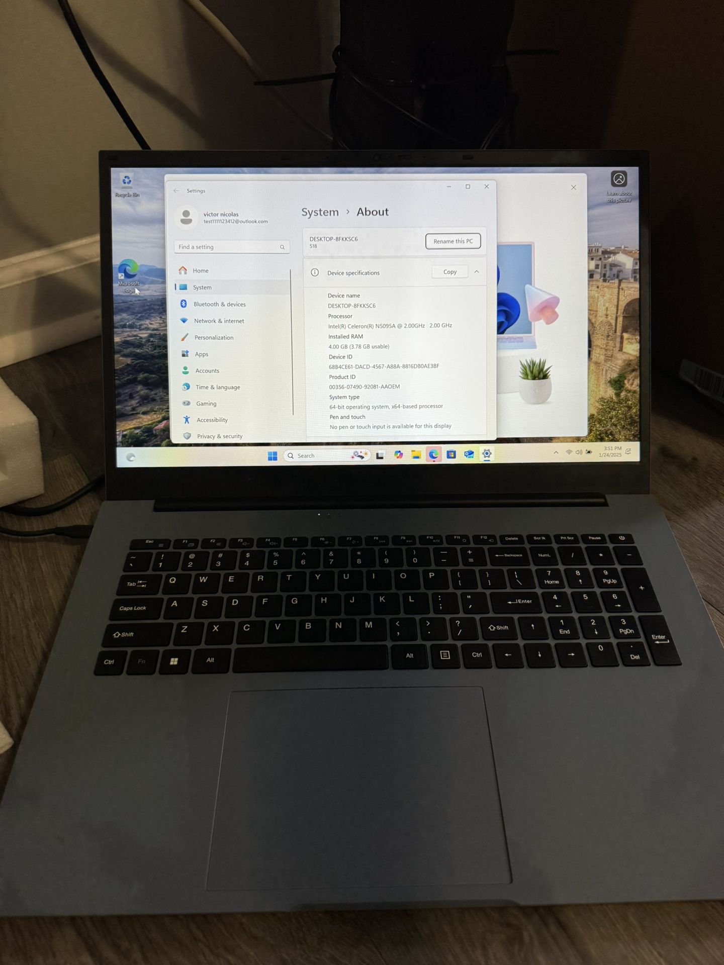 18.5 INCH LABTOP BRAND NEW