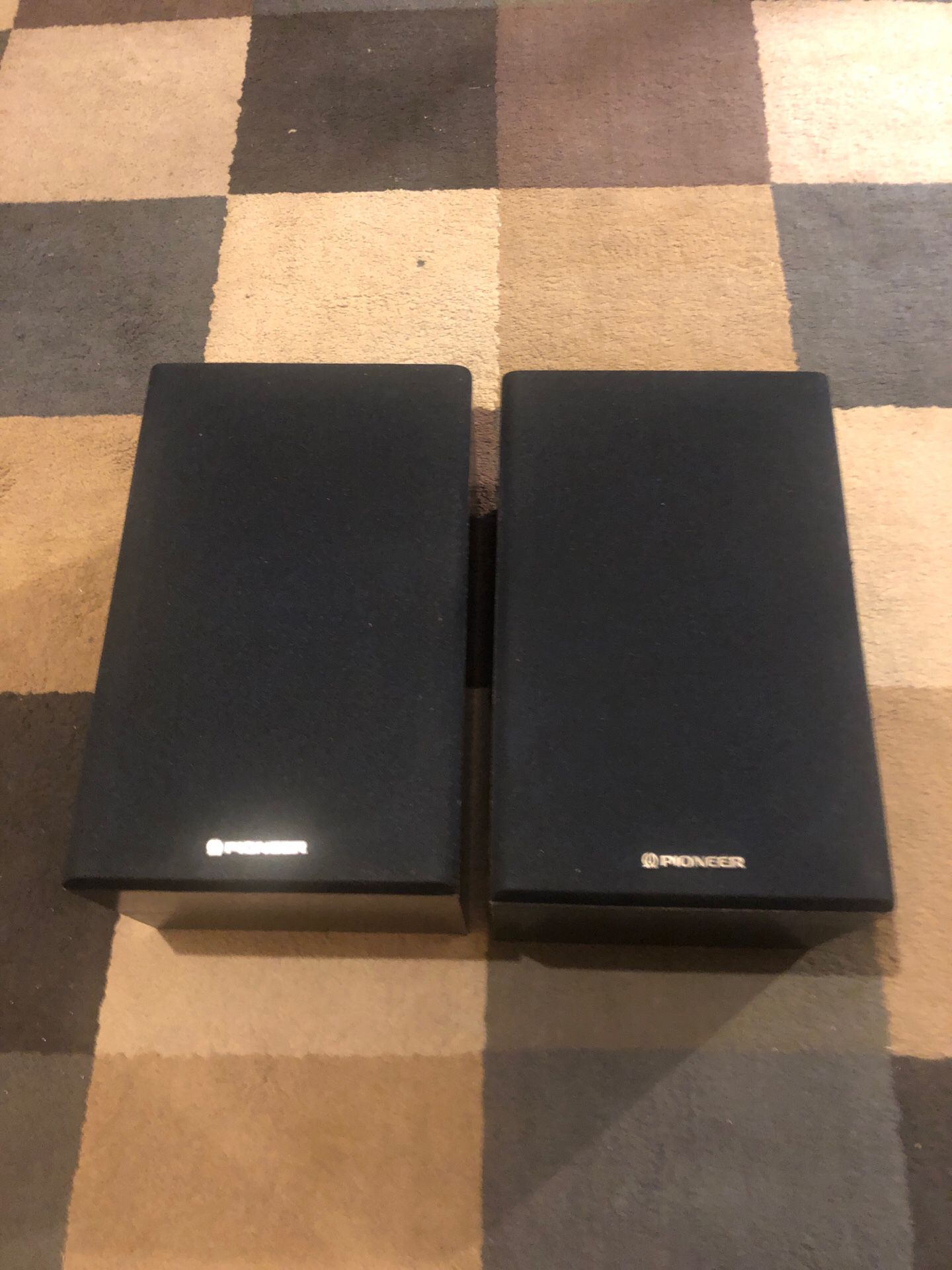 Pioneer CS-C300 bookshelf speakers