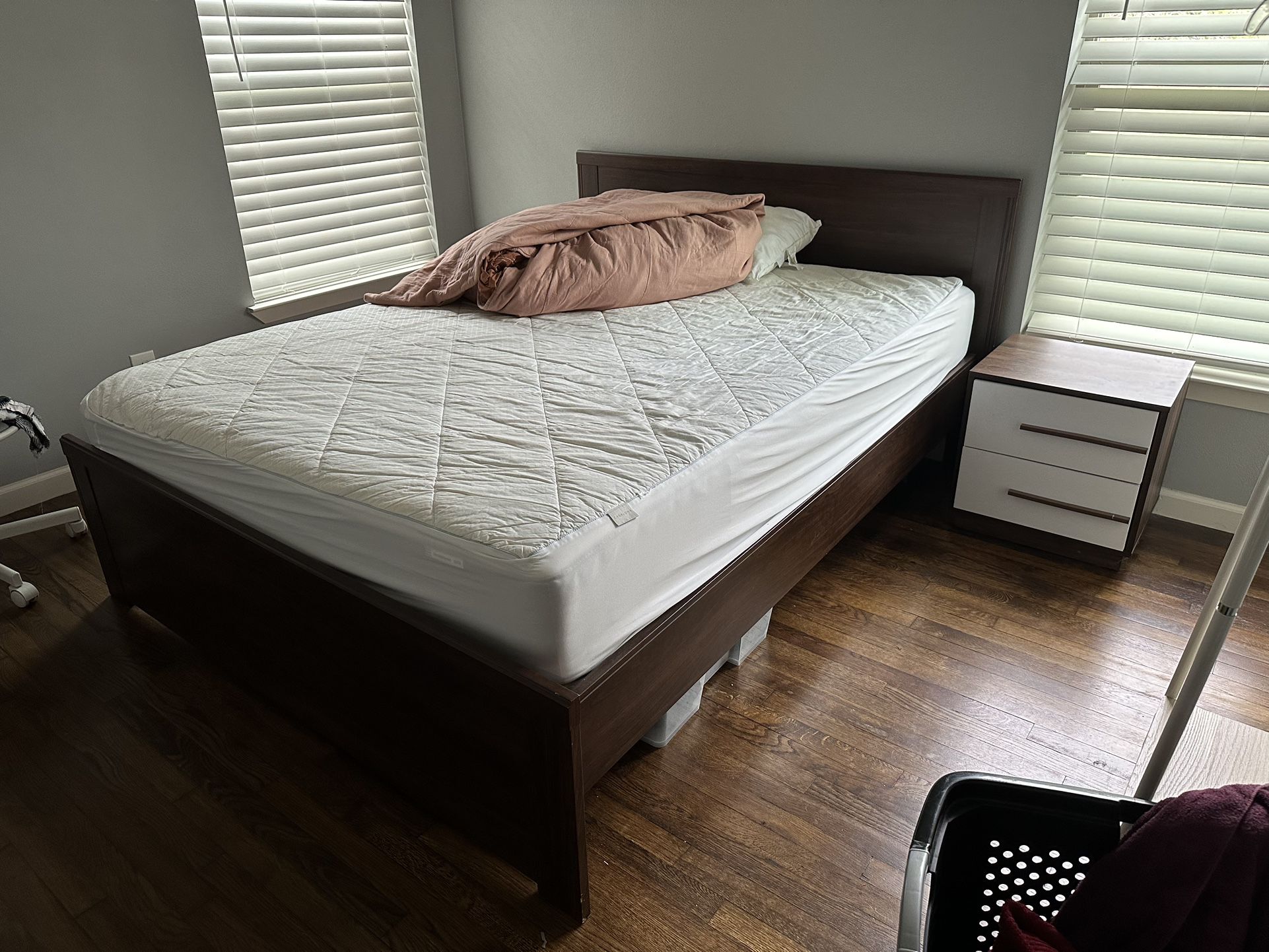 Queen Bed With Mattress And Box Spring