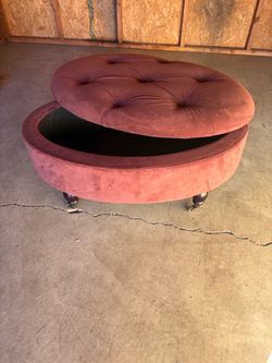 Tufted ottoman