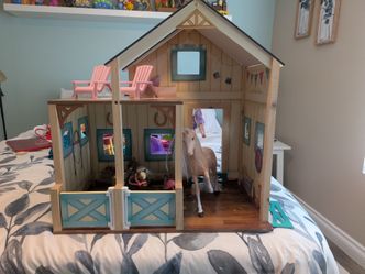 Kid craft wooden stable & accessories