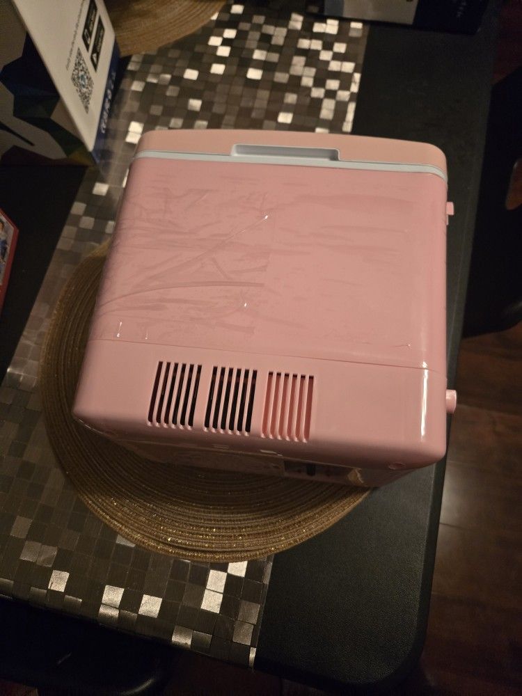 Pink Mini Portable Fridge – New