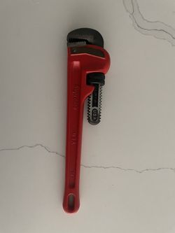 Supreme Pipe Wrench 