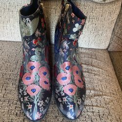 Boots Wo’s Sz 9.5 $12 at Desoto 